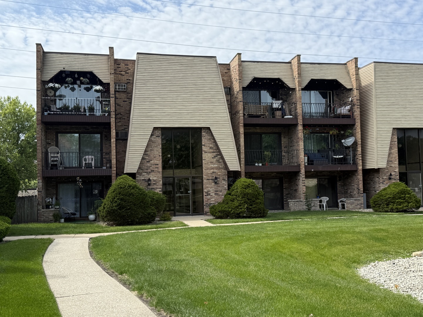 7316 Blackstone Avenue #36, Justice, IL