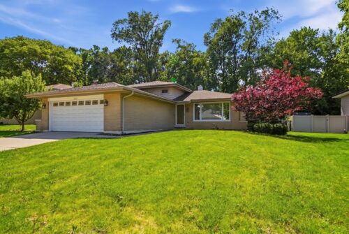 1432 SCHRAMM Drive, Westmont, IL