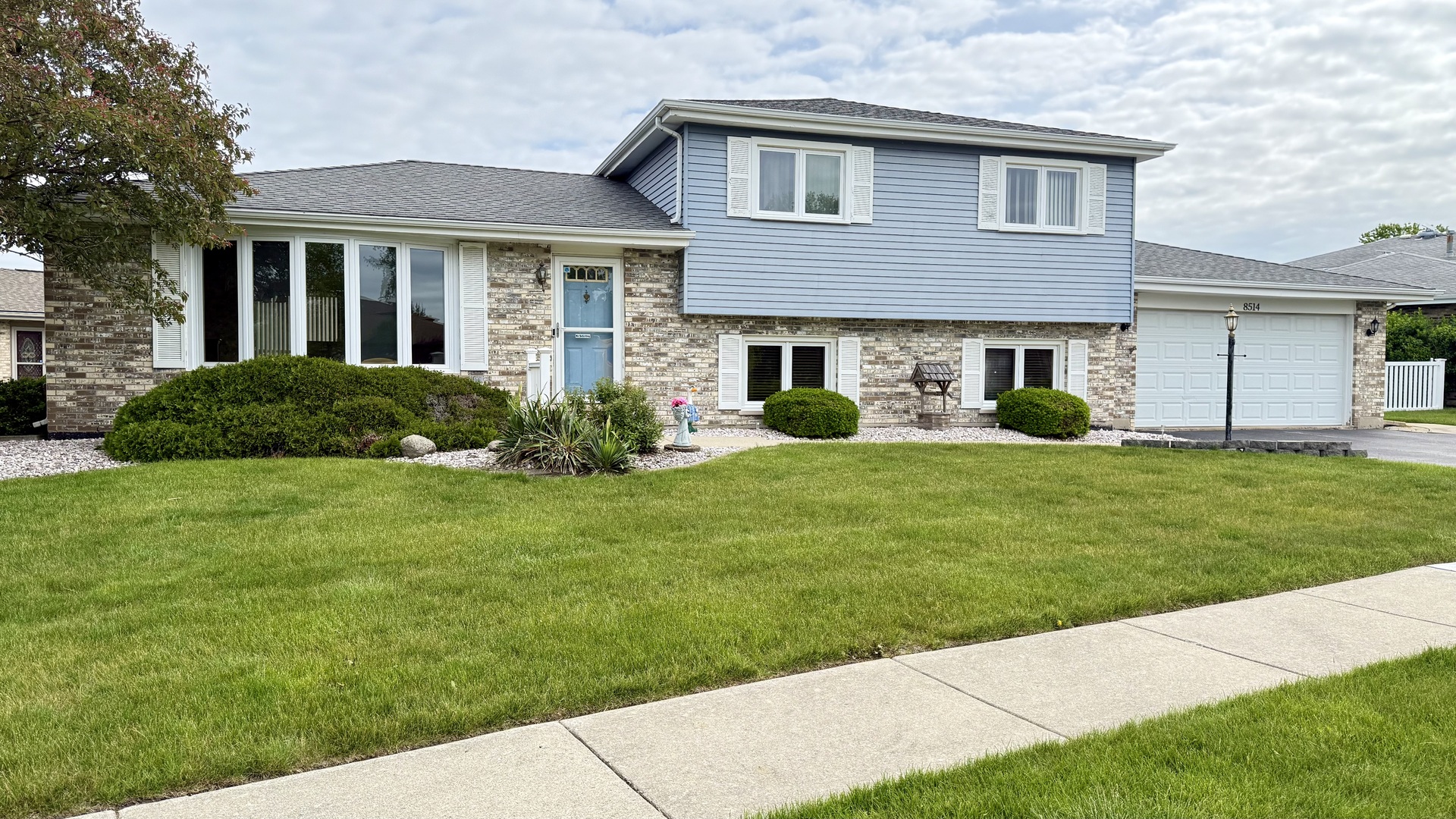 8514 161st Street, Tinley Park, IL