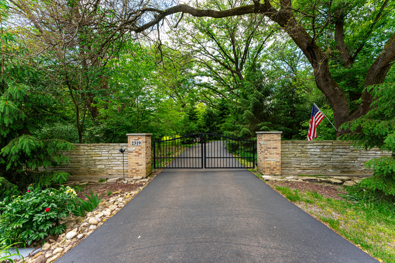 2319 Thompson Road, Bull Valley, IL