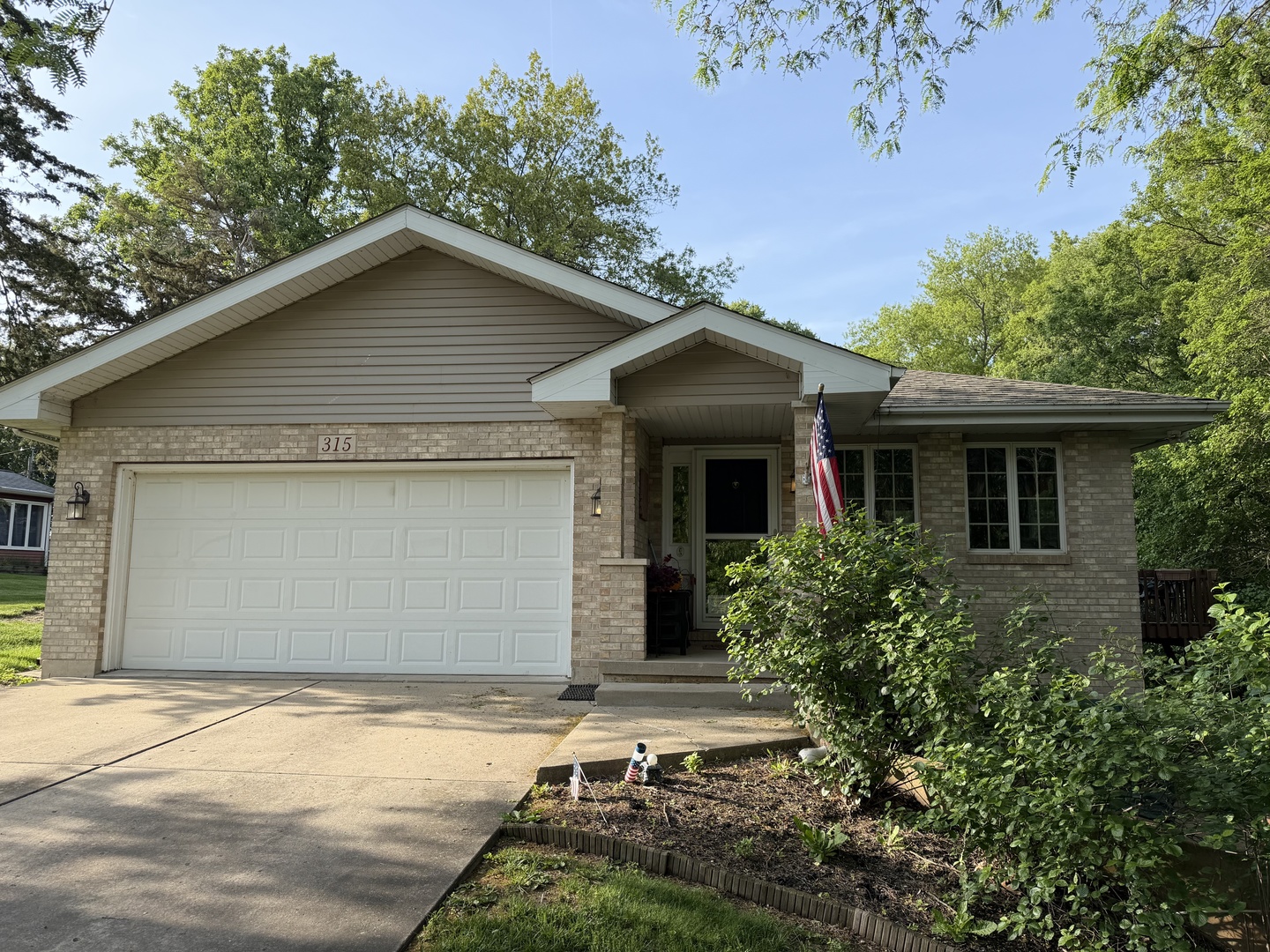 315 E Fox Street, Yorkville, IL
