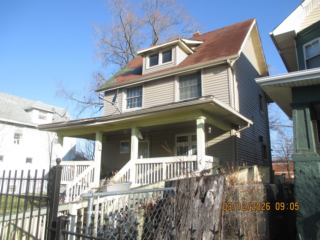 5242 W Monroe Street, Chicago, IL