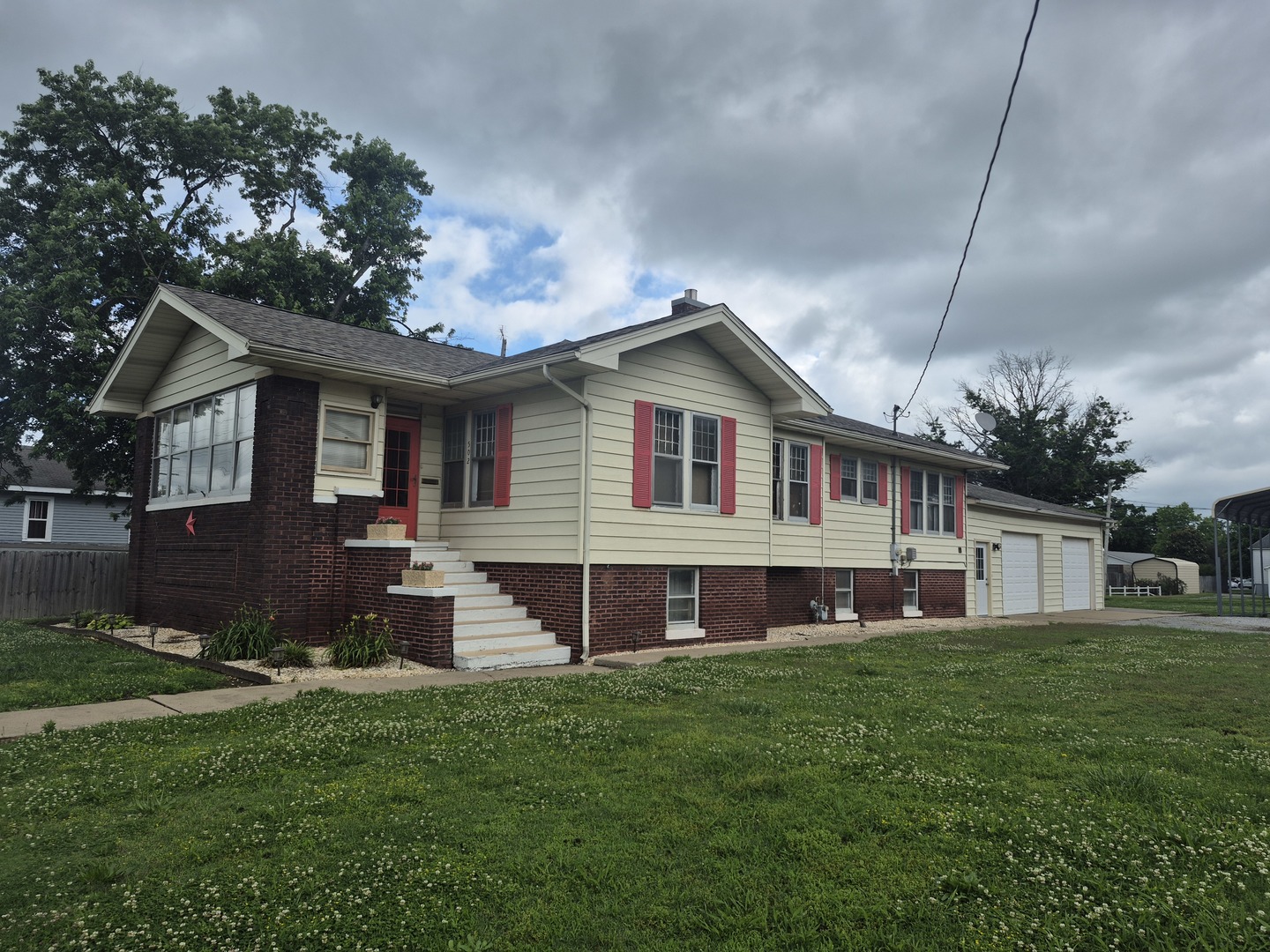 502 N Jackson Street, Harrisburg, IL