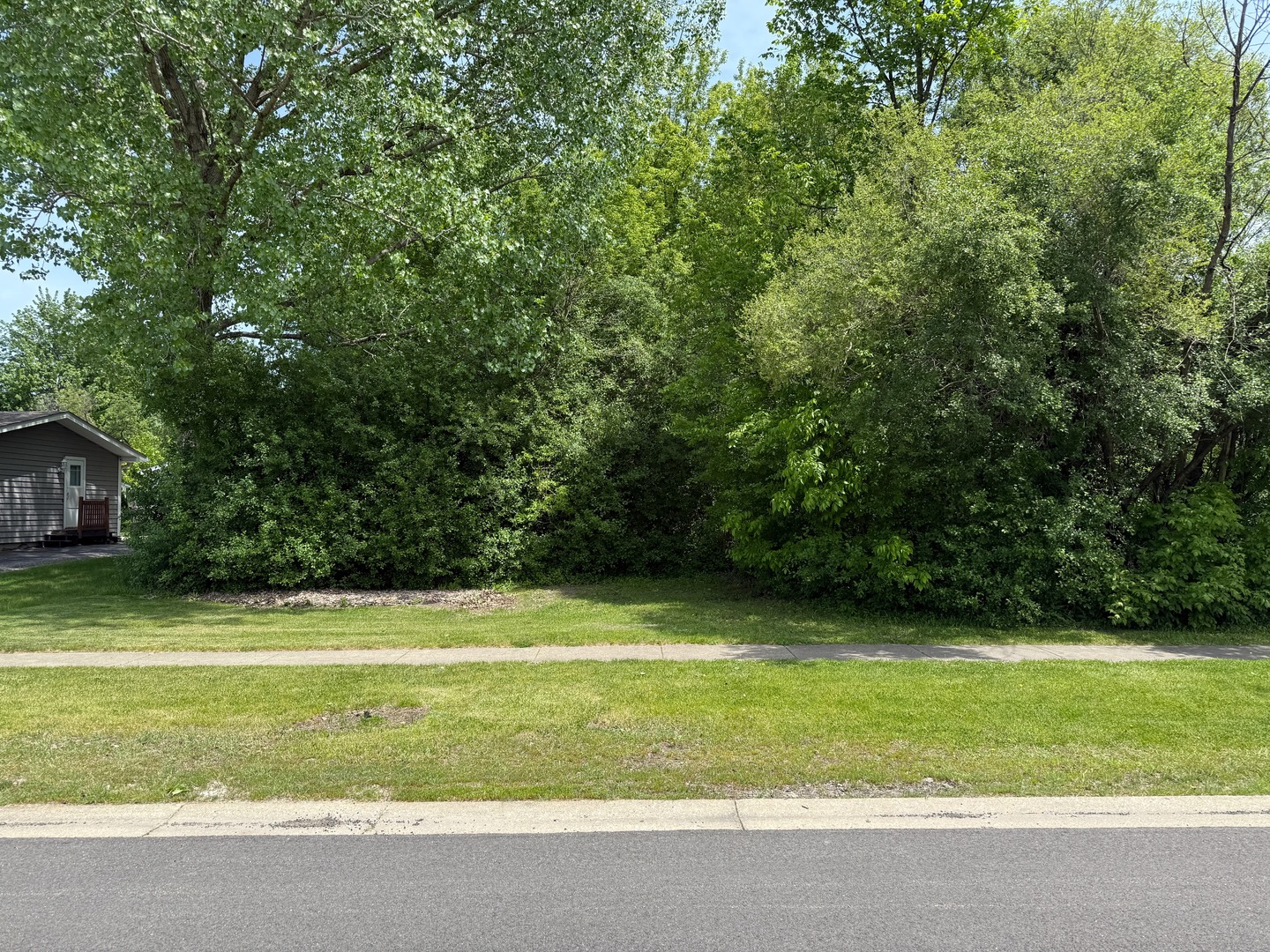 Greenview Avenue, Park City, IL