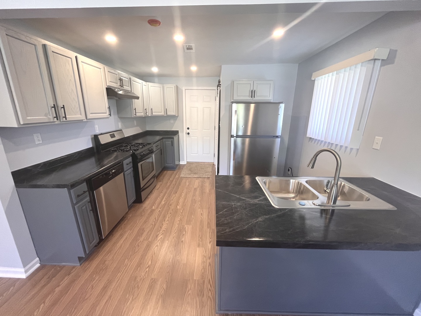 14220 Marshfield Avenue, Dixmoor, IL