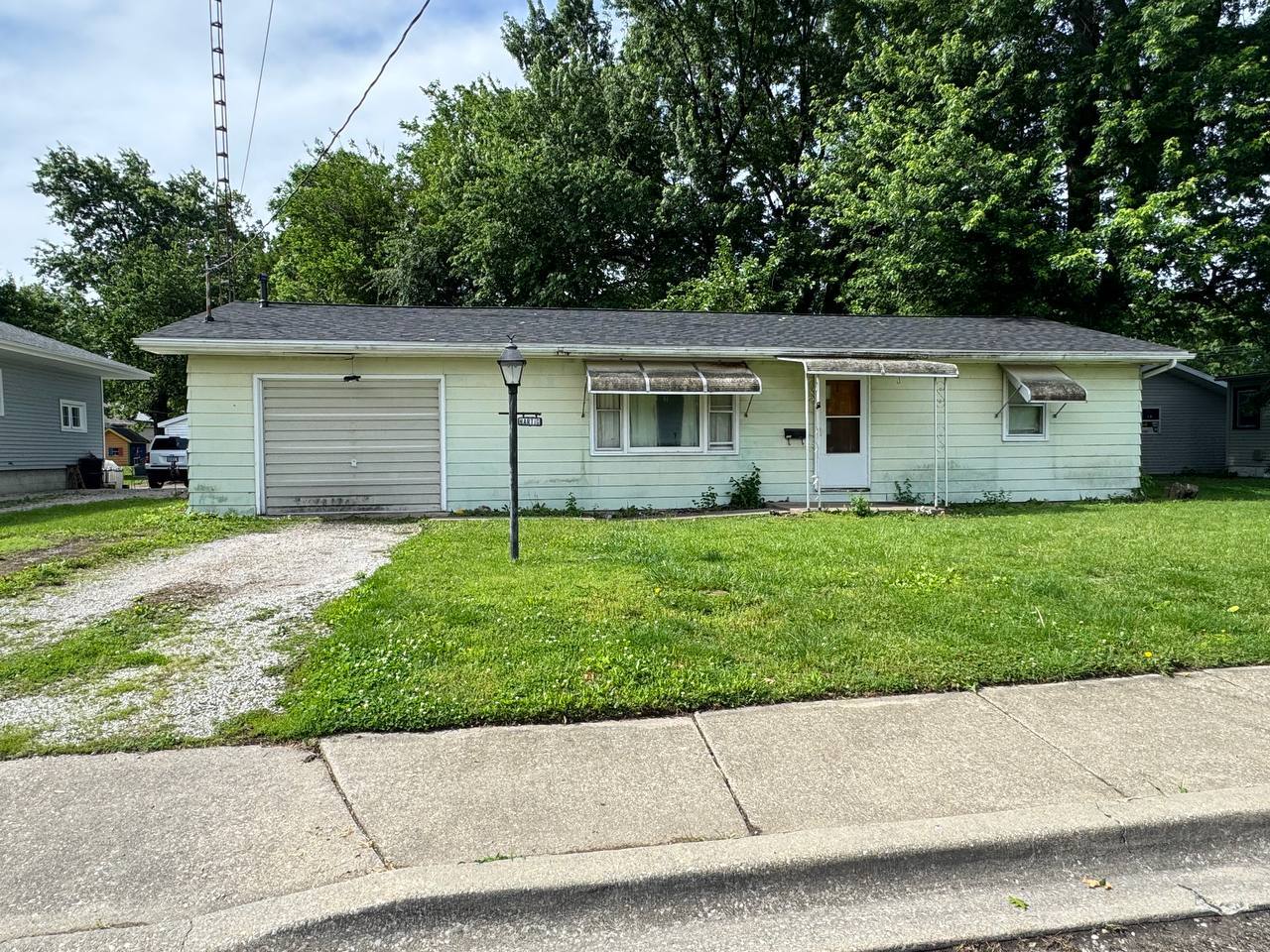 506 E Stevenson Street, Taylorville, IL