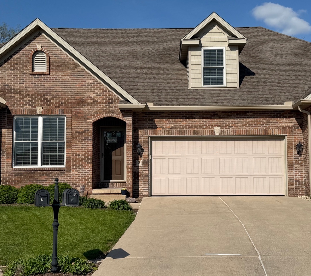 3 Prairie Vista Court, Bloomington, IL