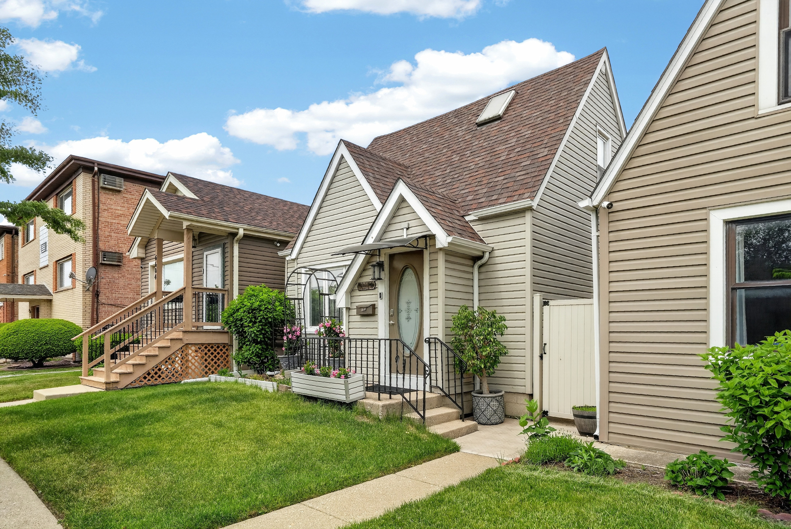 6602 W Montrose Avenue, Harwood Heights, IL