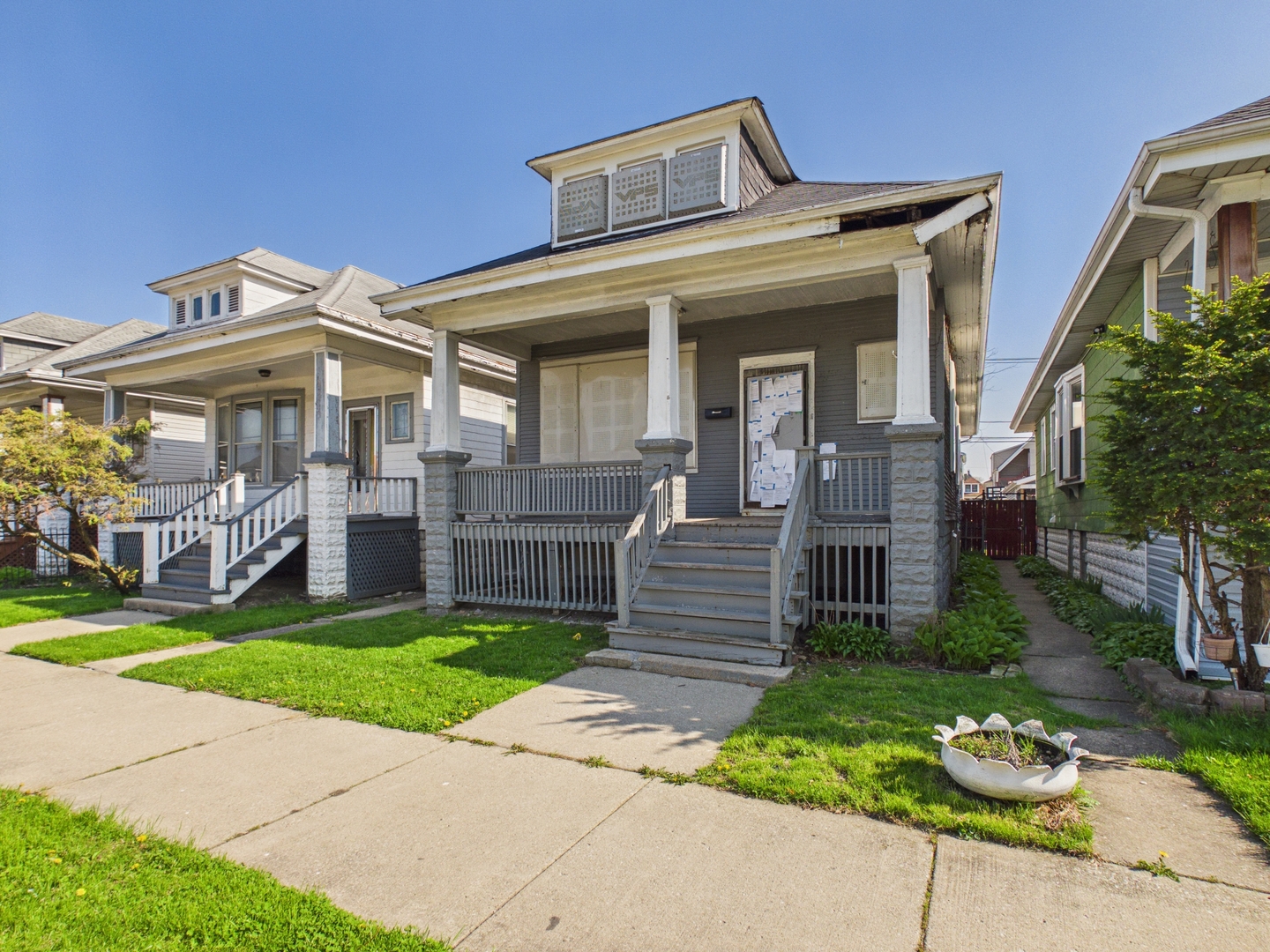 1327 W 72nd Place, Chicago, IL