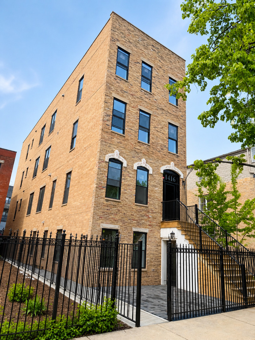 1416 N Maplewood Avenue #2, Chicago, IL