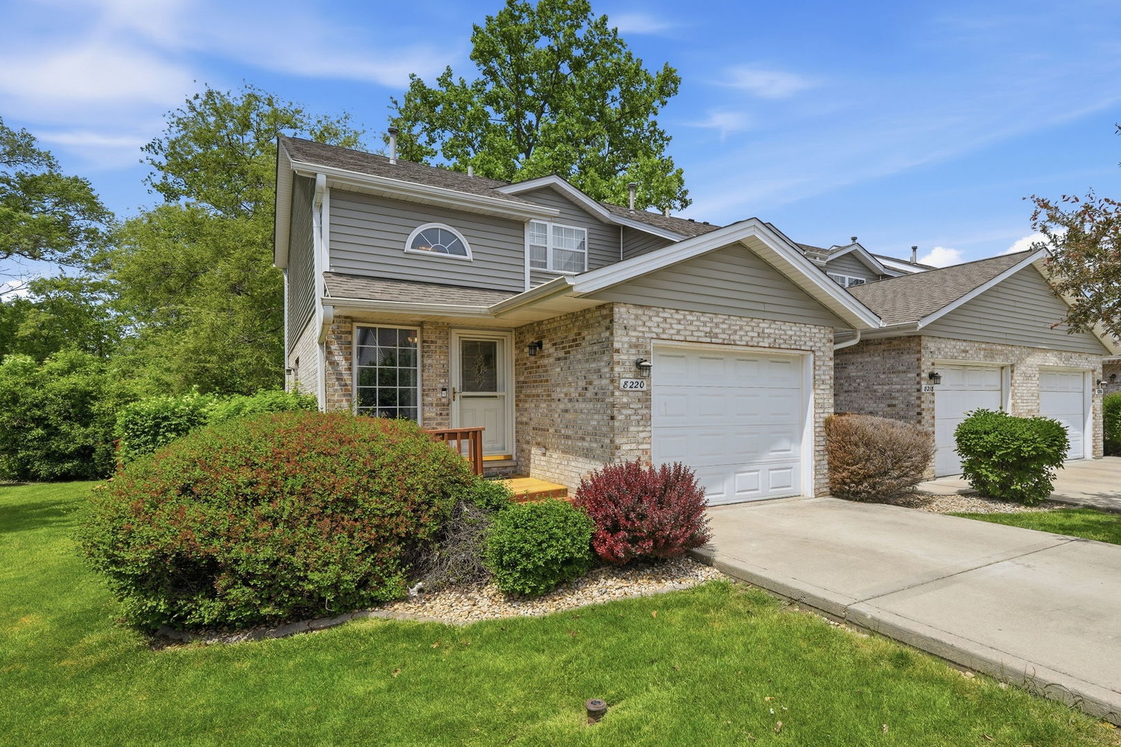 8220 Daniel Drive, Justice, IL