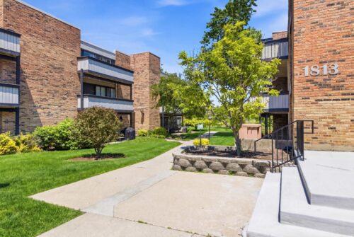 1813 Hemlock Place #110, Schaumburg, IL