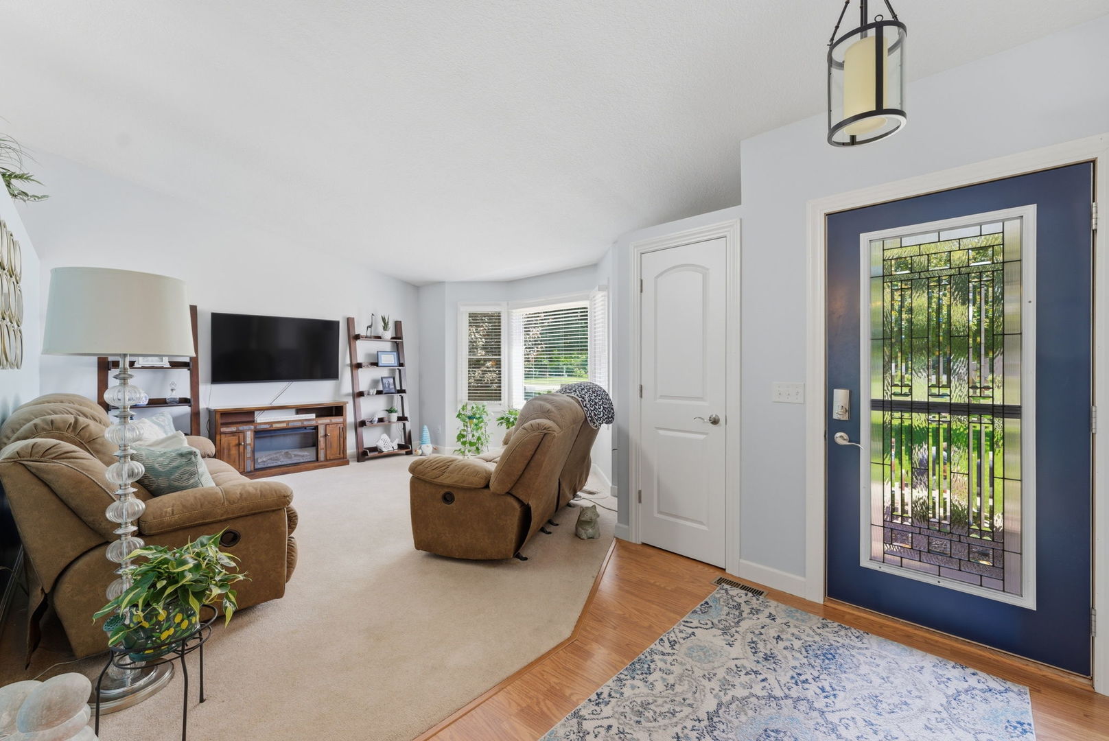 2212 Parkway Drive, Port Byron, IL
