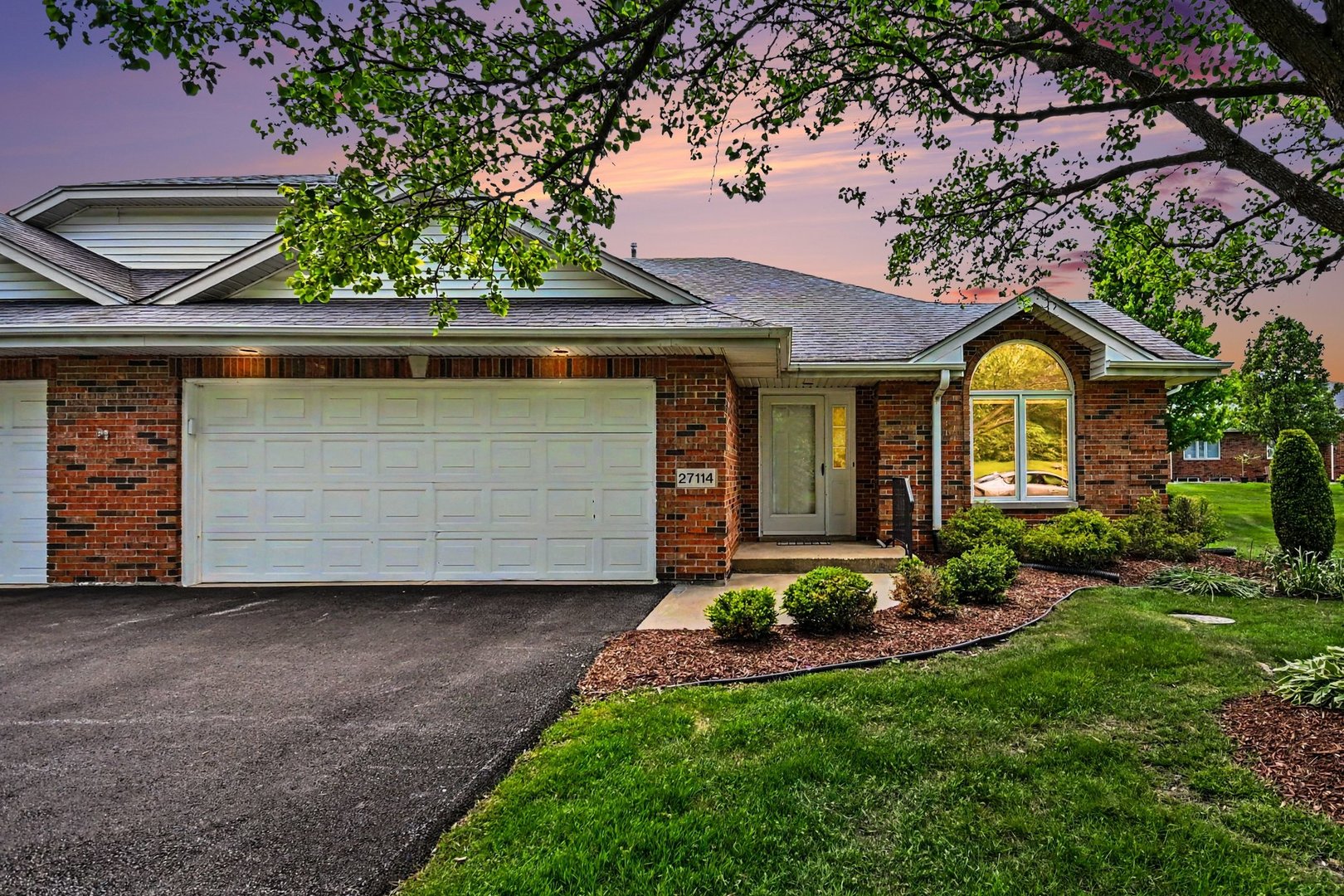 27114 S Quiet Oak Lane, Crete, IL