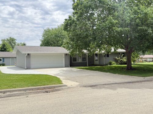 617 S Linn Street, Shannon, IL
