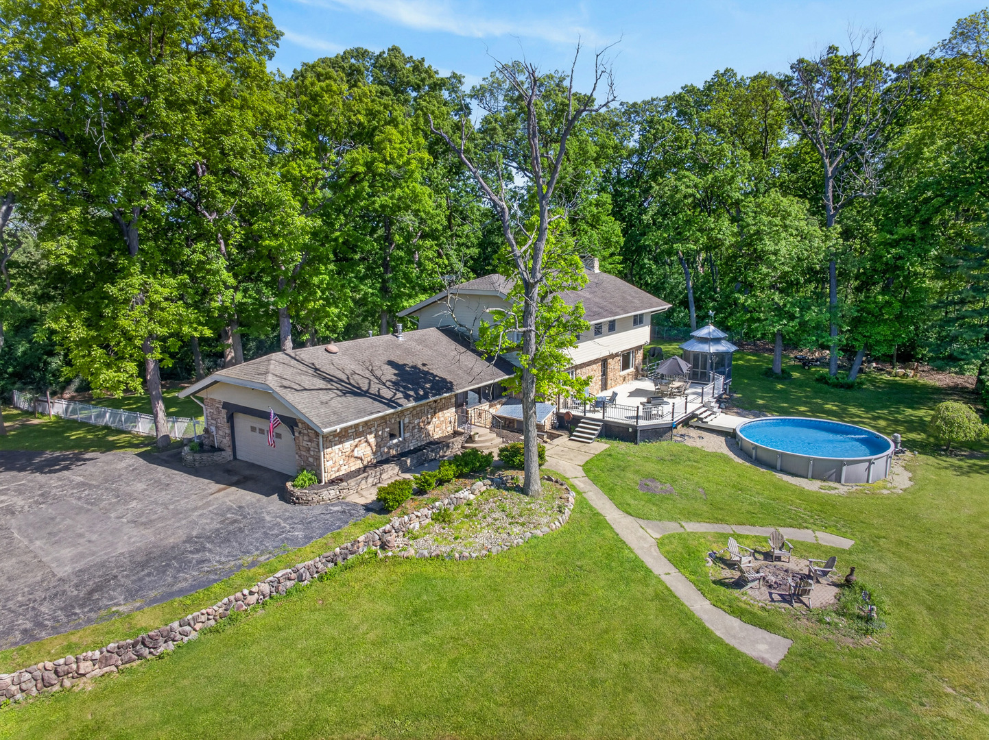 39700 N Dilleys Road, Wadsworth, IL