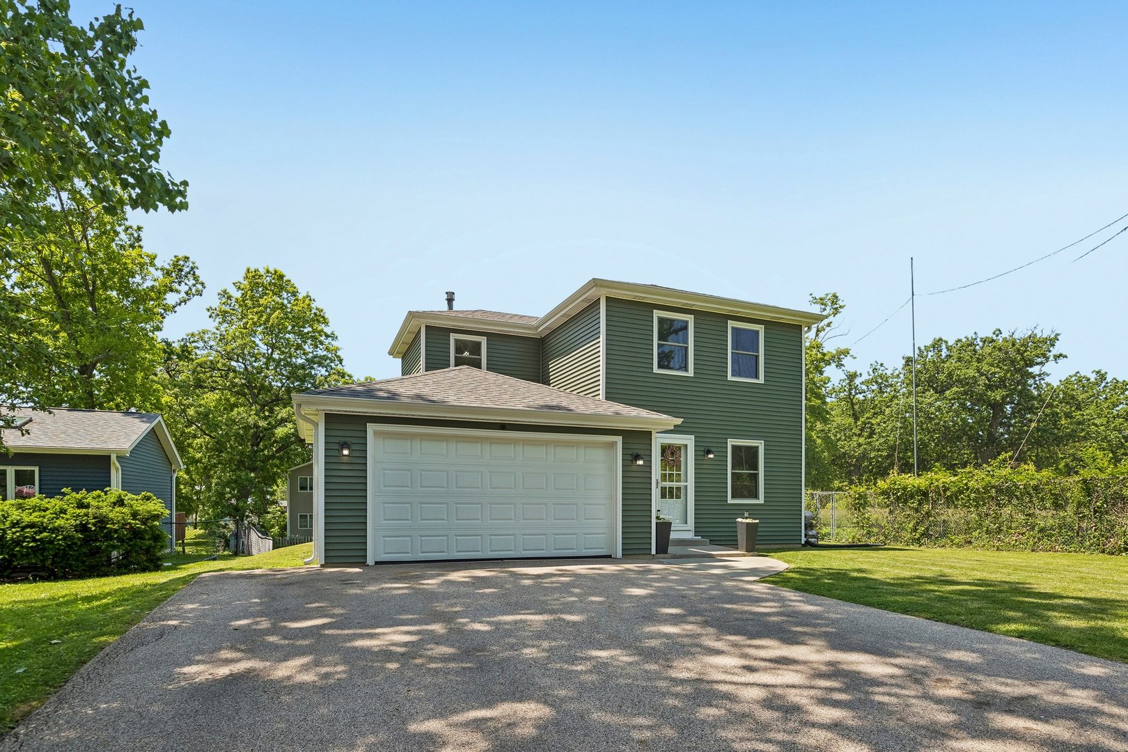 826 Elm Avenue, Round Lake Park, IL