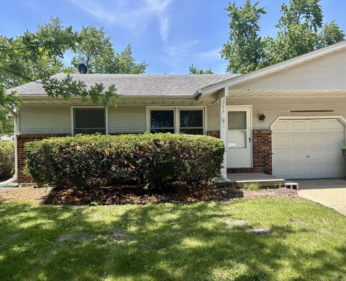 207 King Street #207, Cortland, IL