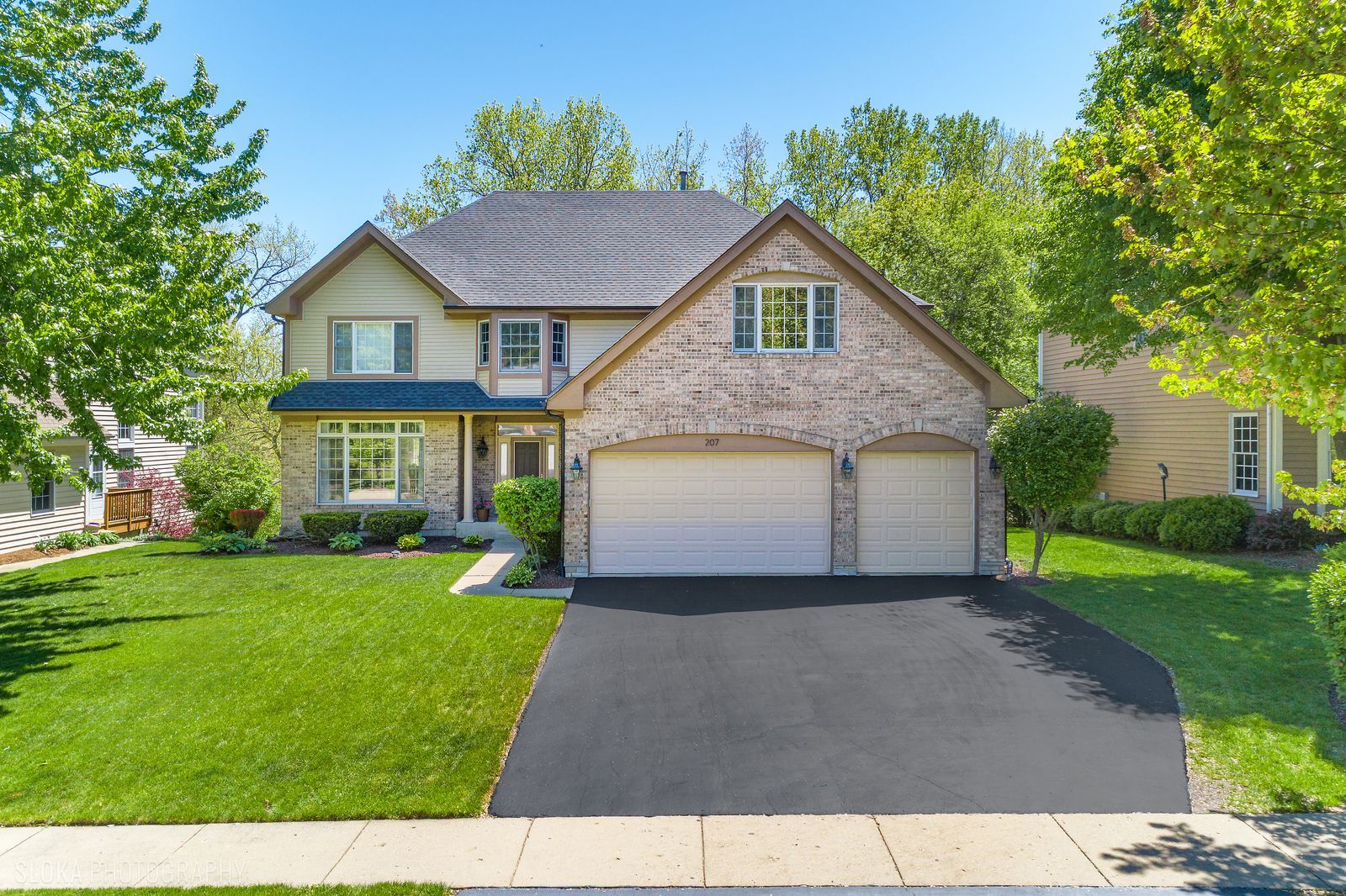 207 Lions Court, Lake Zurich, IL