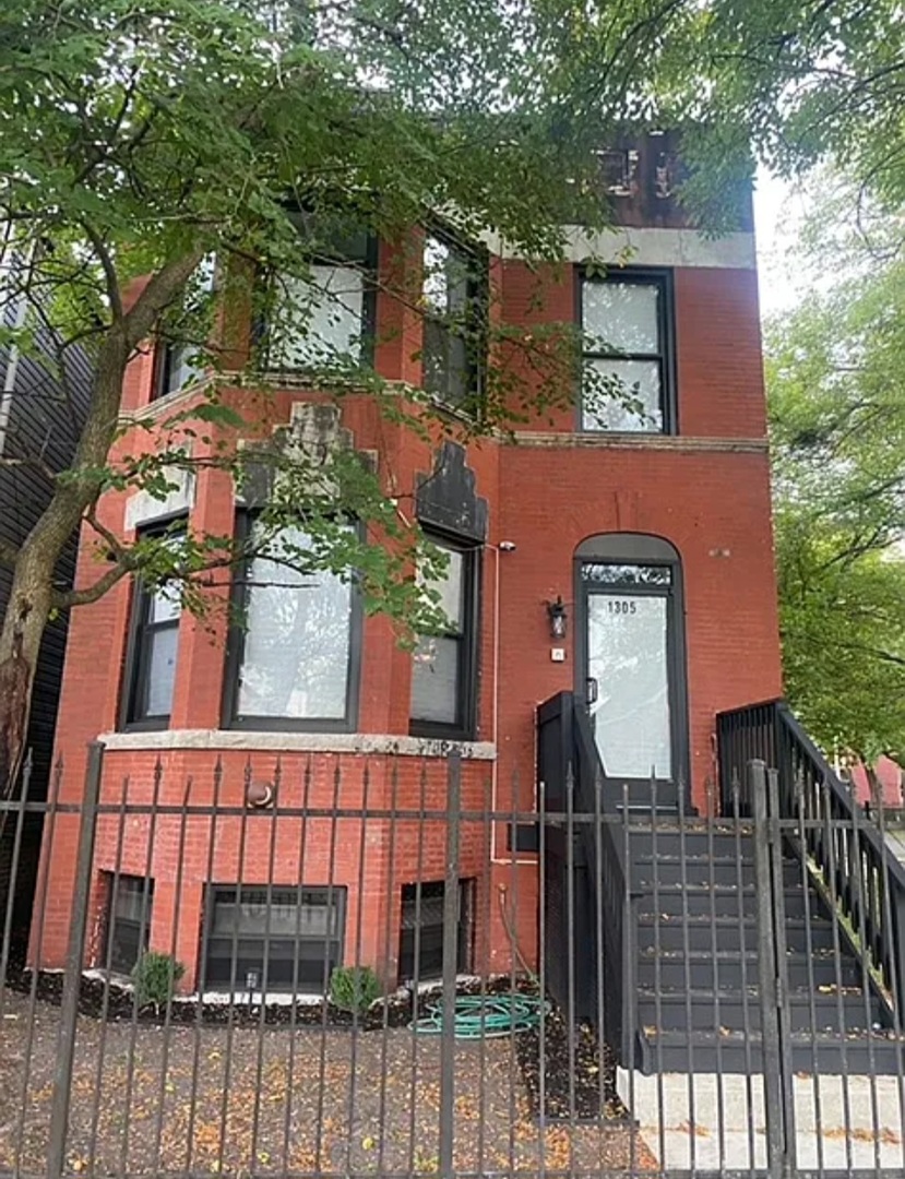 1305 E 69th Street #1, Chicago, IL