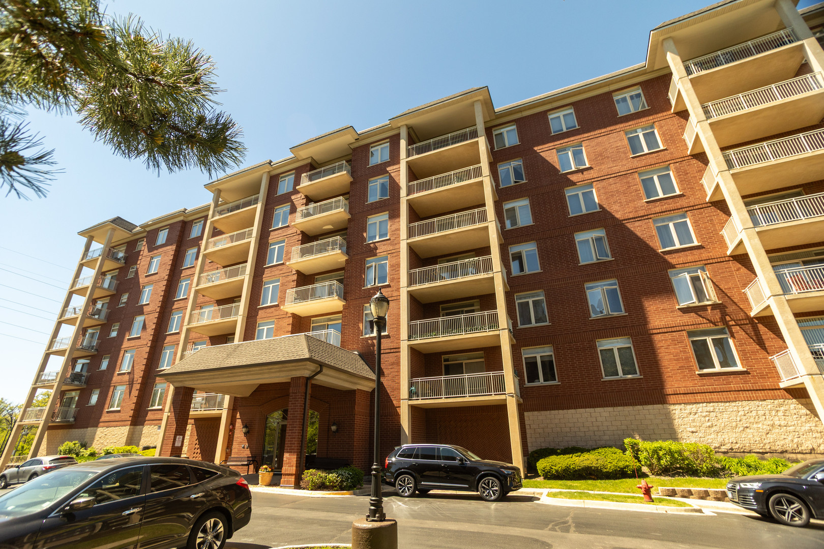 8440 Callie Avenue #606, Morton Grove, IL