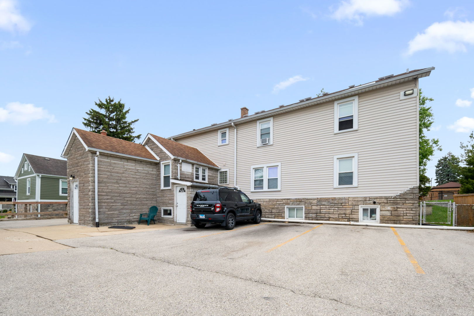 607 Walnut Street, Lemont, IL