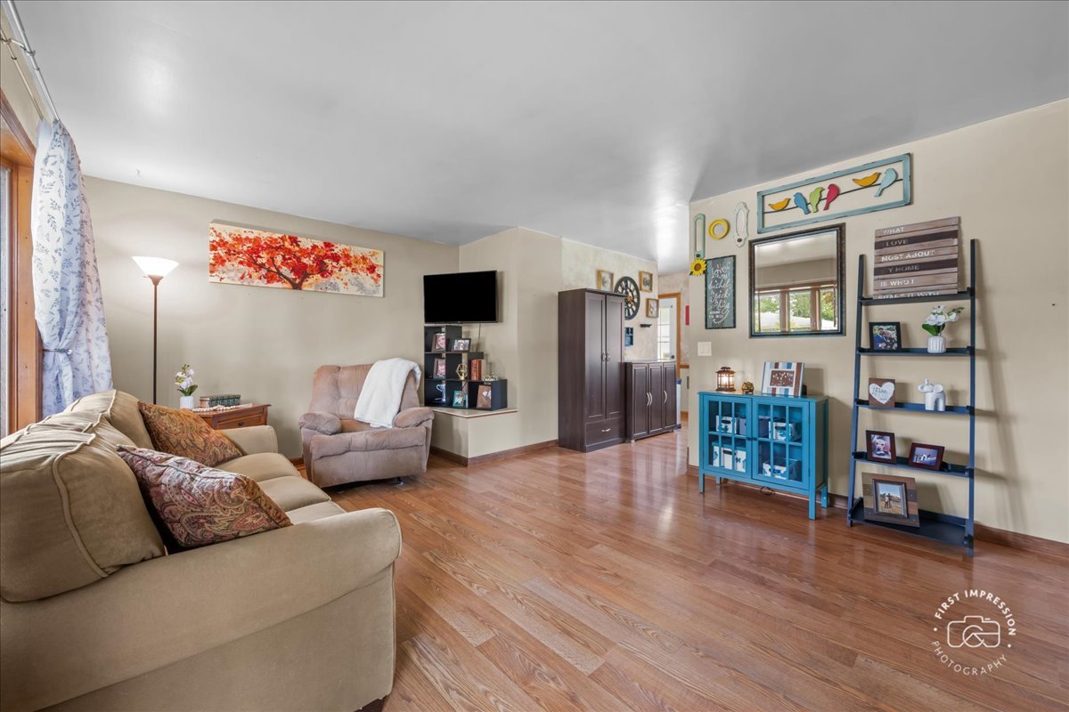 184 Locust Street, South Elgin, IL
