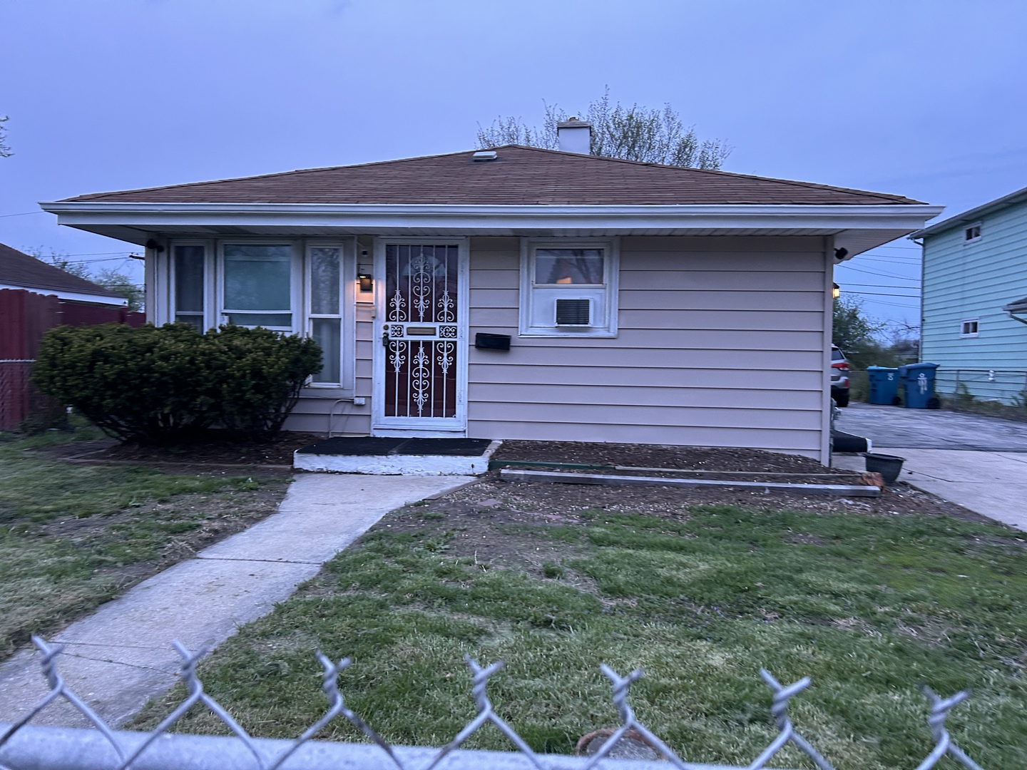 41 Circle Drive, Dixmoor, IL