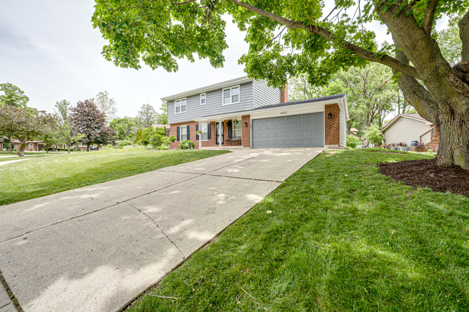 4433 Normandy Drive, Lisle, IL
