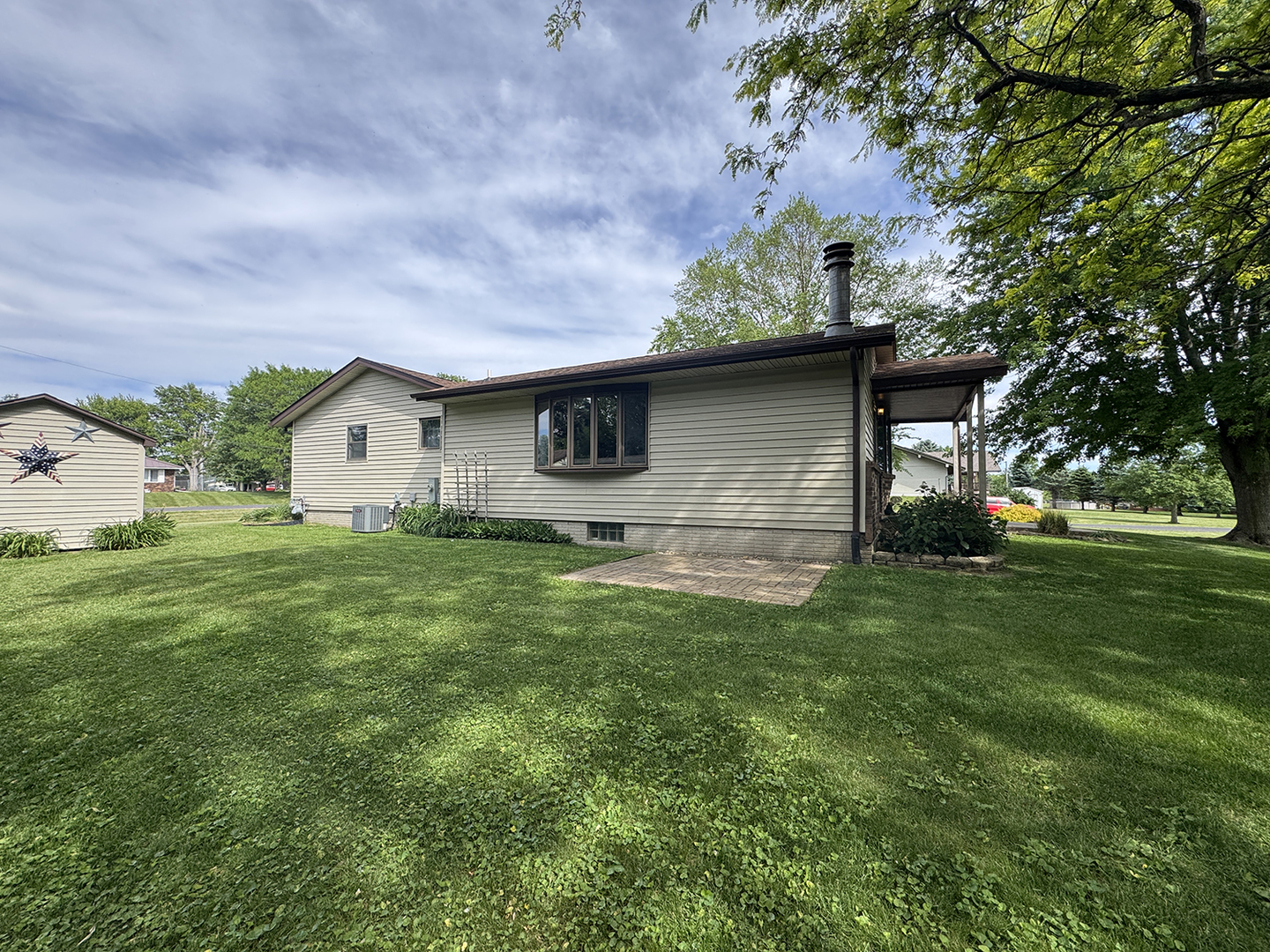 945 Sunset Drive, Milledgeville, IL
