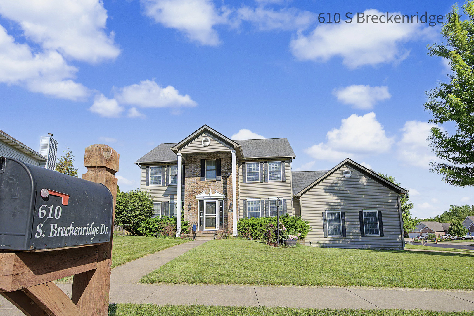 610 S Breckenridge Drive, Dunlap, IL