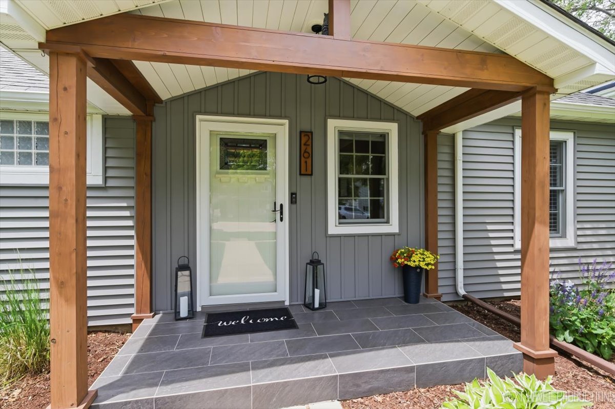 261 Main Street, Oswego, IL