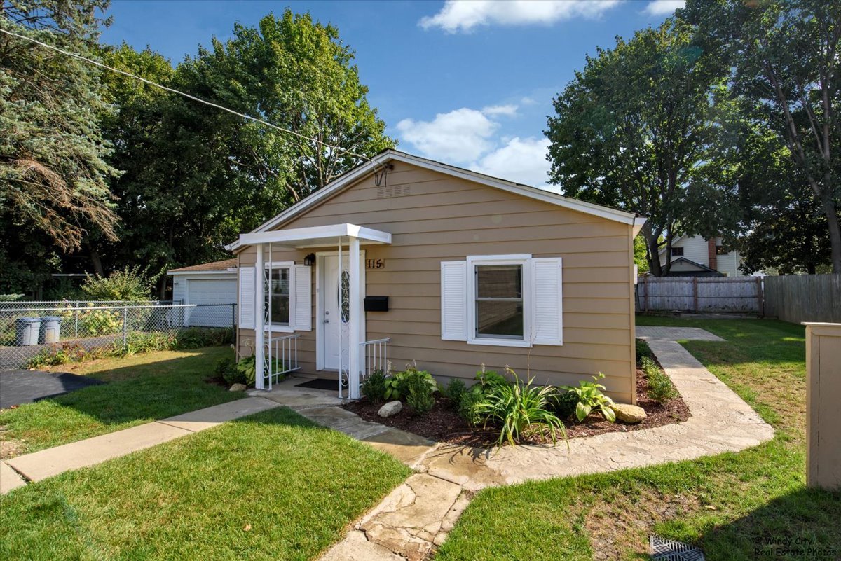 115 Grant Street, Barrington, IL