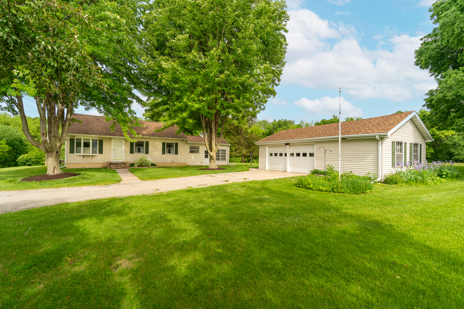 698 N 2853rd Road, Lasalle, IL