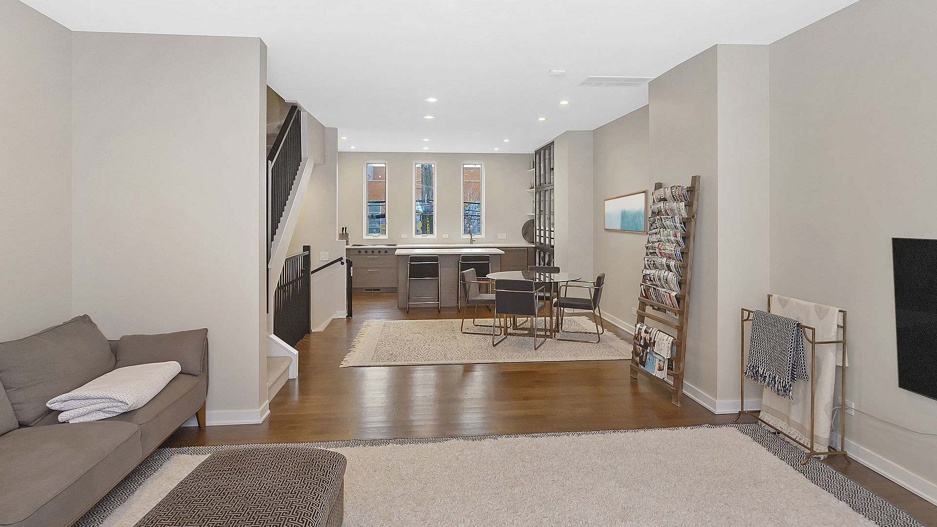 1244 W Cottage Place, Chicago, IL