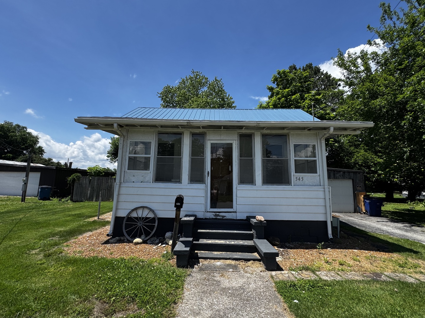 545 N Division Street, Duquoin, IL
