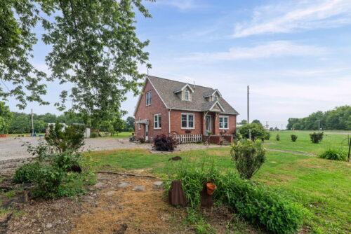 1095 W Robinson Street, Wayne City, IL