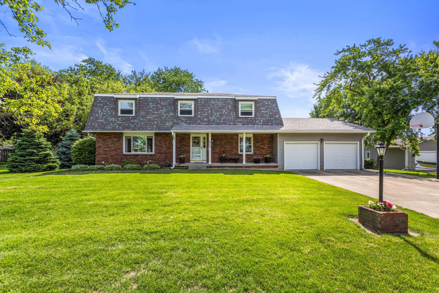 910 N Bell Street, Gibson City, IL
