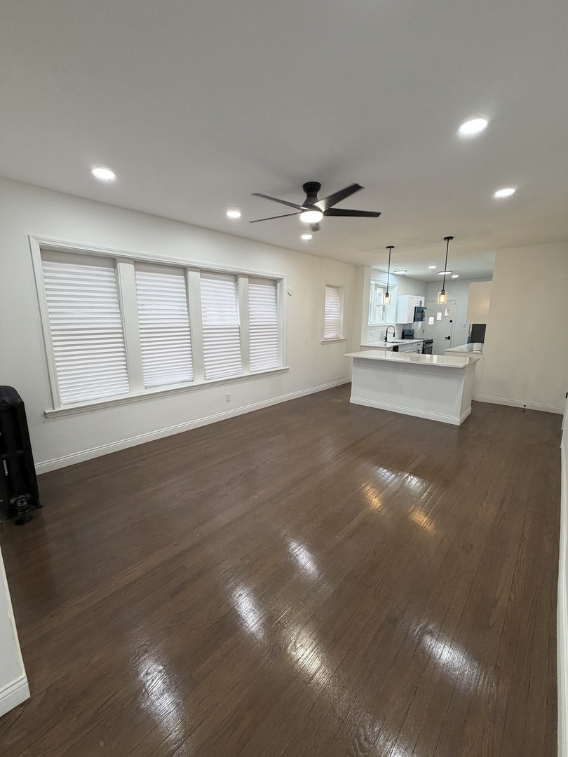 8040 S Rhodes Avenue #1, Chicago, IL
