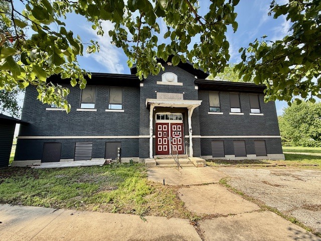 108 W Chestnut Street, Bondville, IL