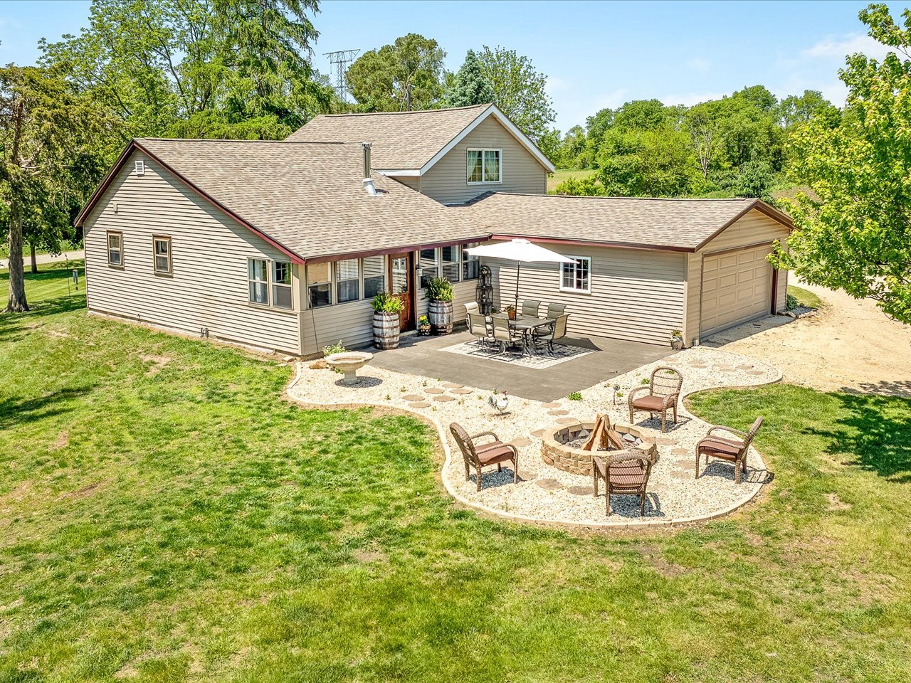 8899 Mcdougall Road, Rockford, IL