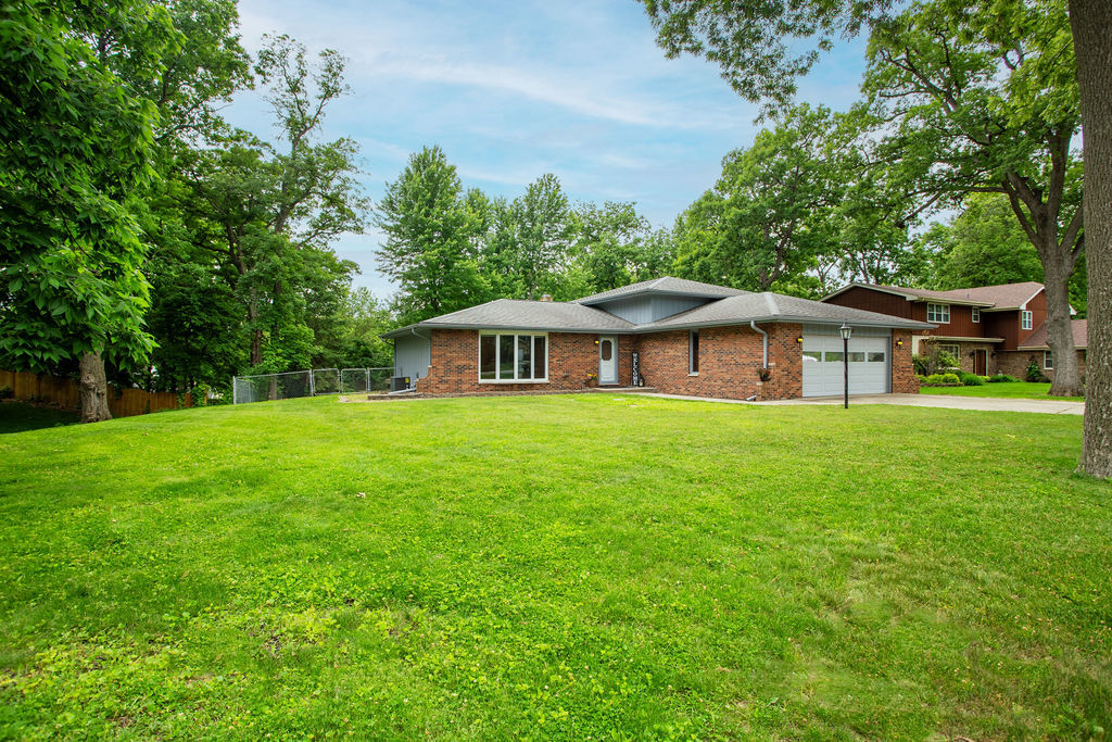 24445 W Lancelot Lane, Joliet, IL