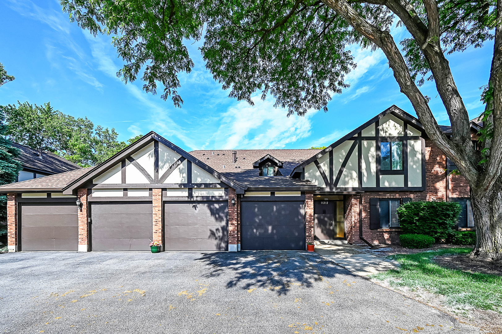 11212 Cottonwood Drive #23B, Palos Hills, IL