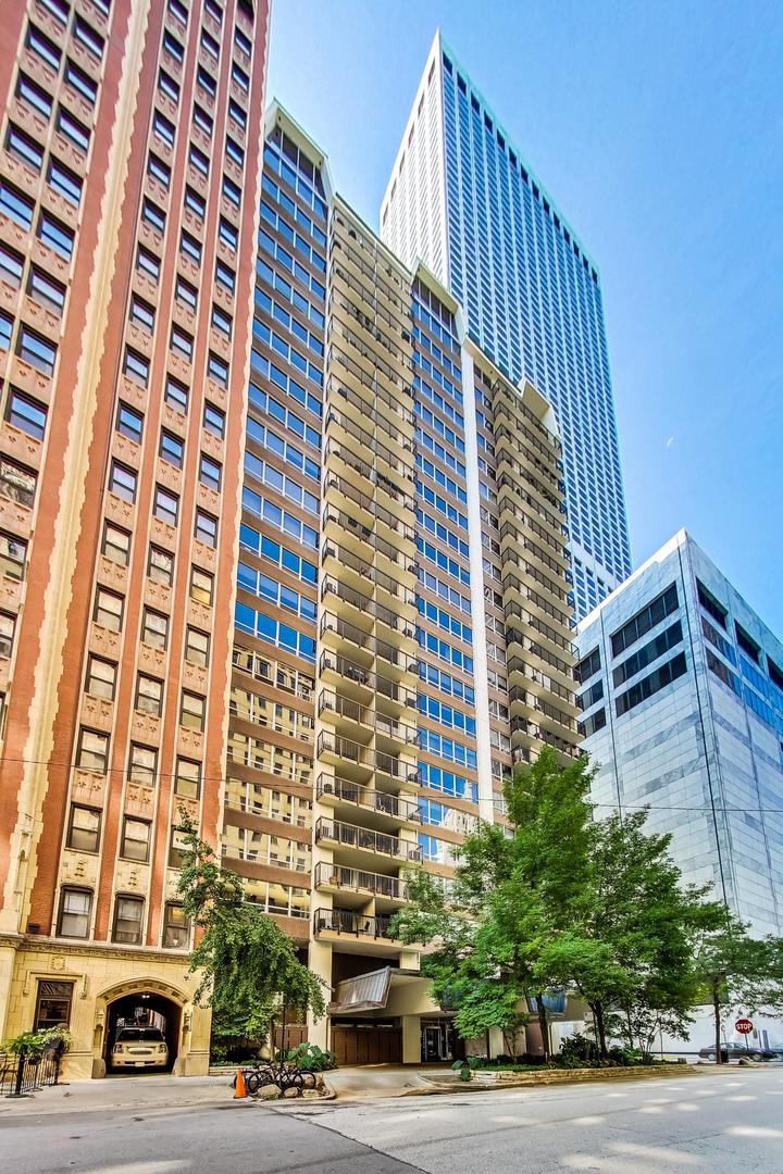 201 E Chestnut Street #3A, Chicago, IL