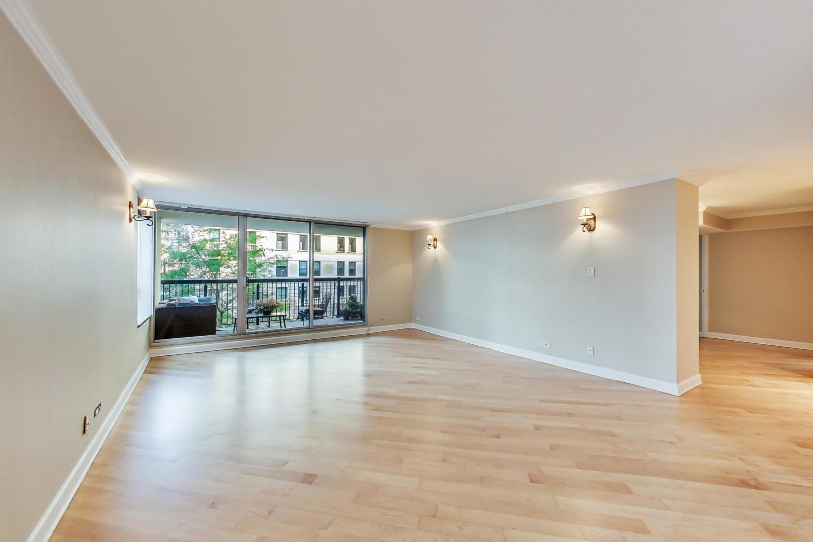201 E Chestnut Street #3A, Chicago, IL