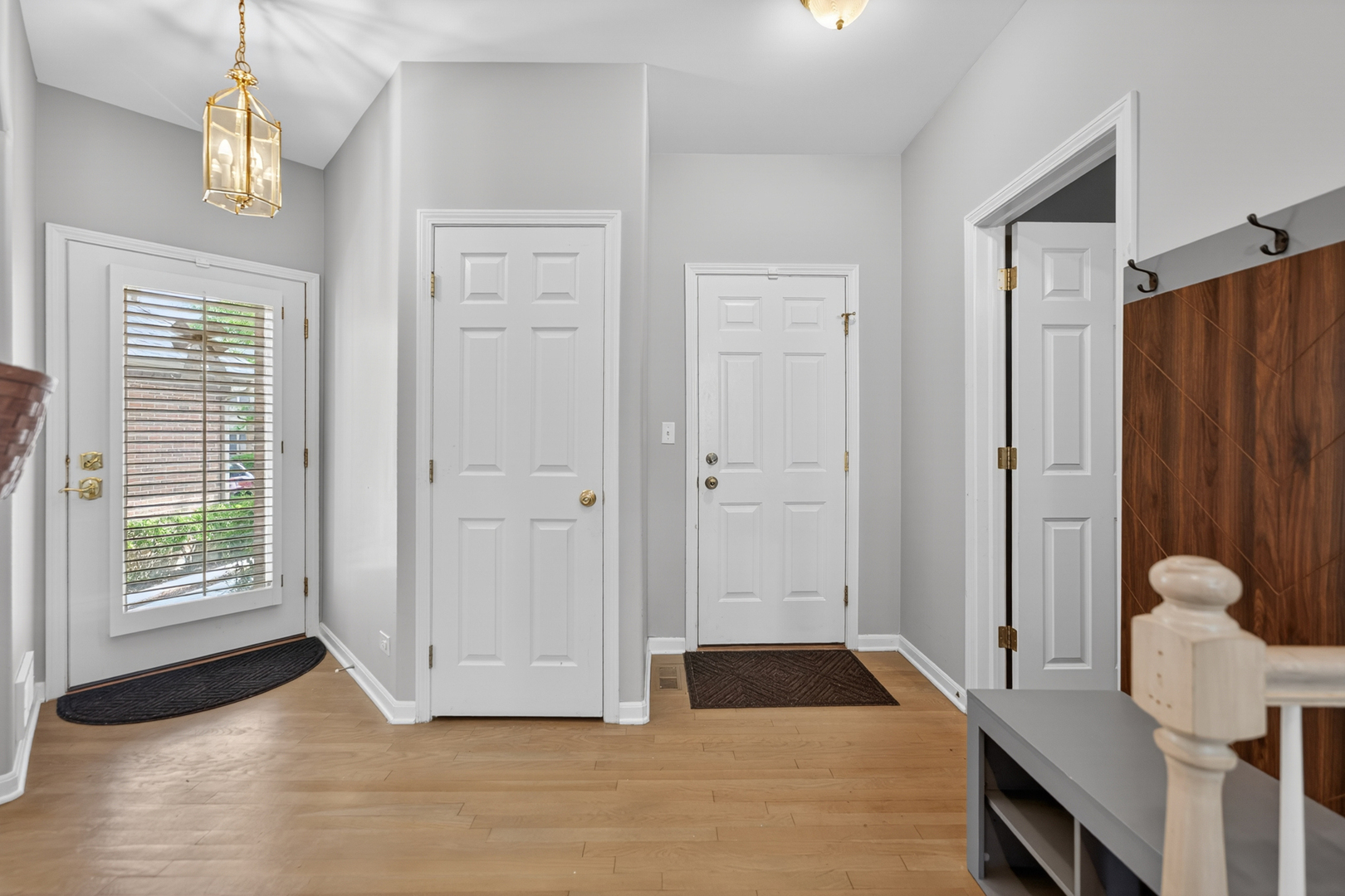 1051 W Sutton Court, Palatine, IL