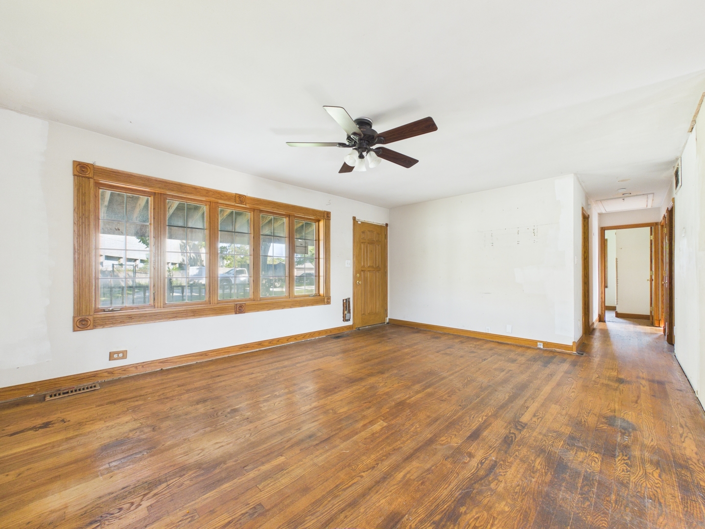 8133 S 85th Court, Justice, IL