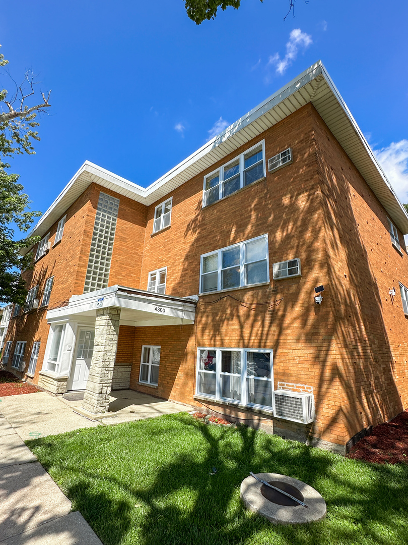 4300 N Keystone Avenue #3B, Chicago, IL