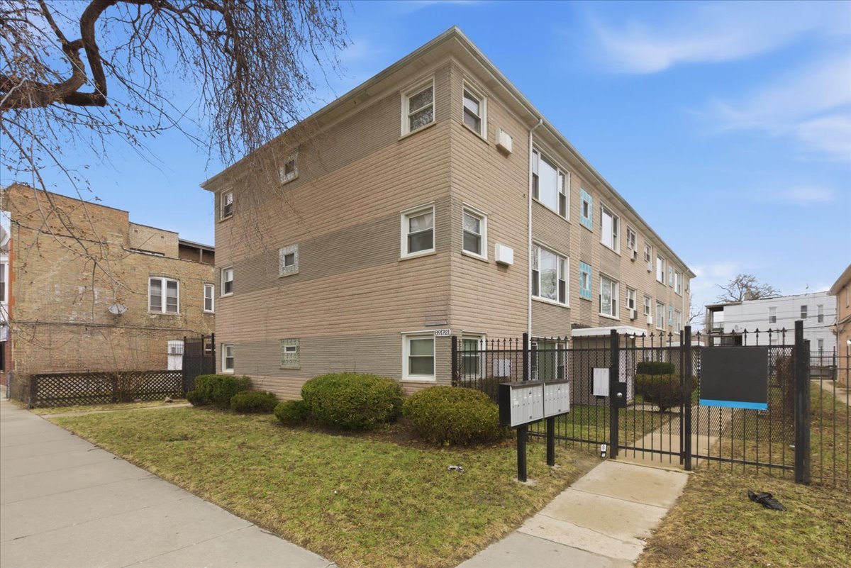 8917 S Cottage Grove Avenue #2E, Chicago, IL
