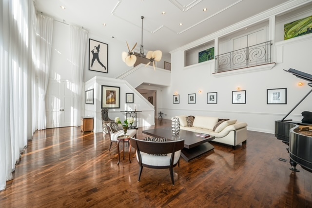 115 Dickens Road, Northfield, IL